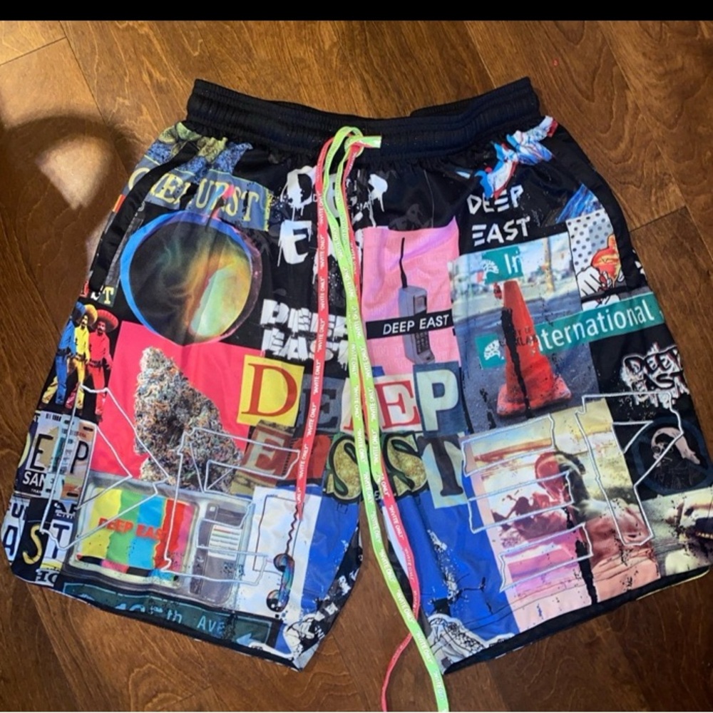 Retl$60 LG Men’s  Graphic Casual Streetwear Shorts
